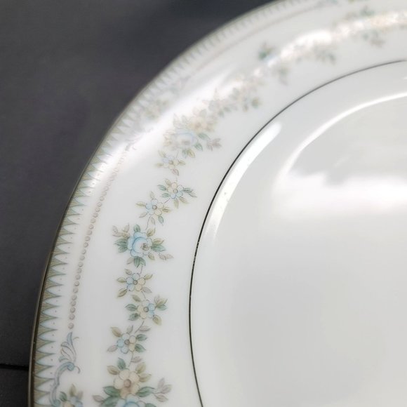 Noritake Norwood Salad Lunch Plates Set of 2 Pretty Floral 8.25" CR161 - Picture 3 of 6
